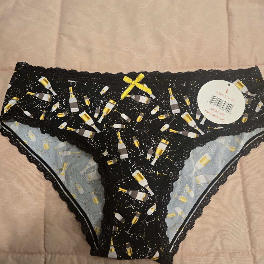 Black and Yellow Panties with Playful Pattern and Scalloped Trim
